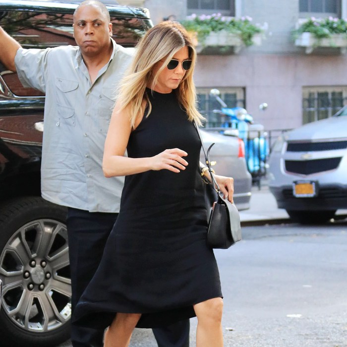 How to dress like jennifer aniston style