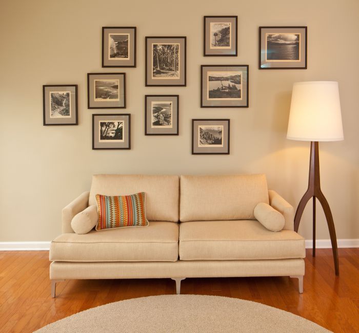 How to decorate a wall in living room