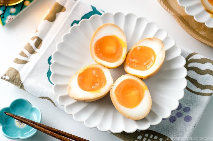 How to cook ramen style eggs